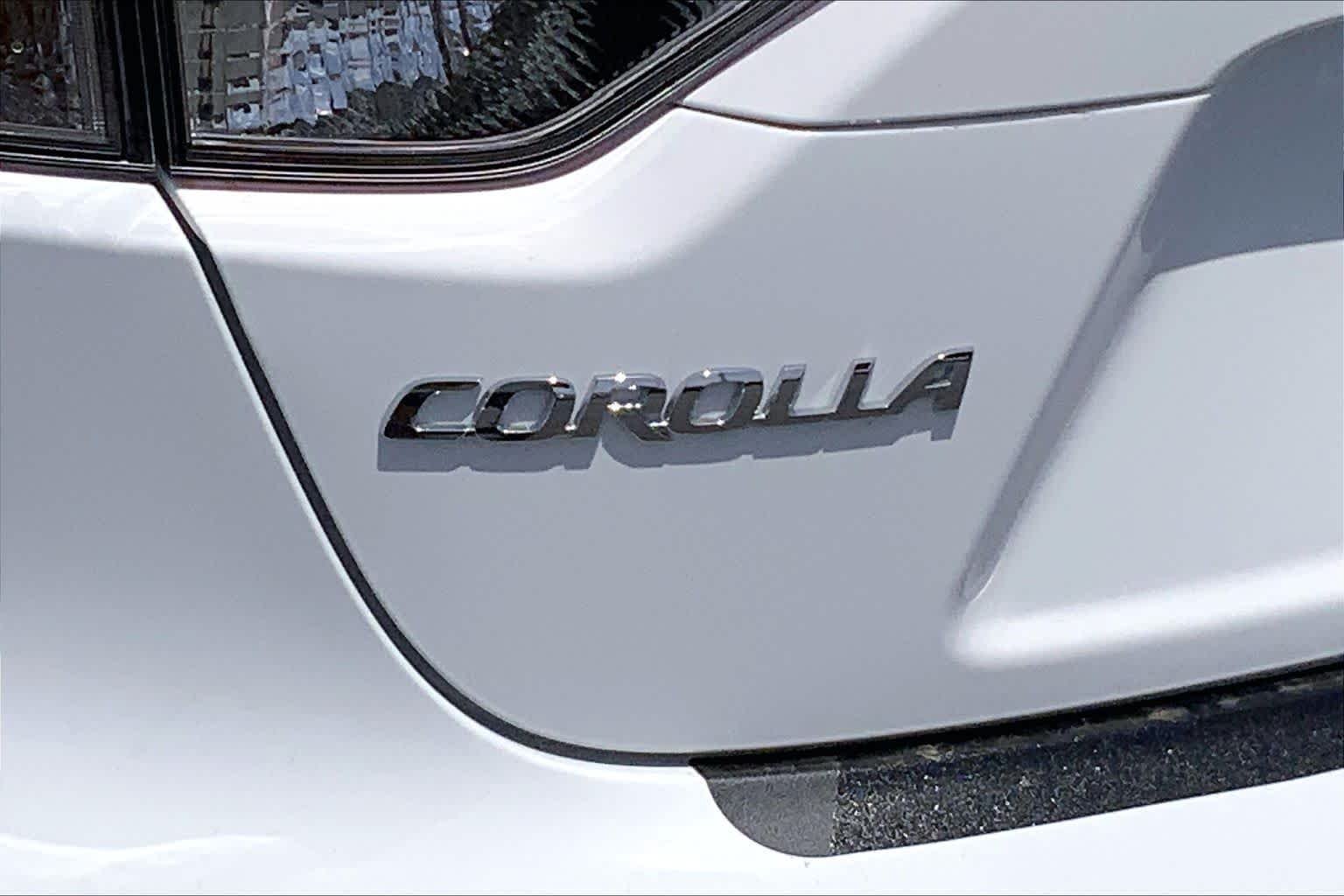New 2026 Ice Cap Toyota LE image 17