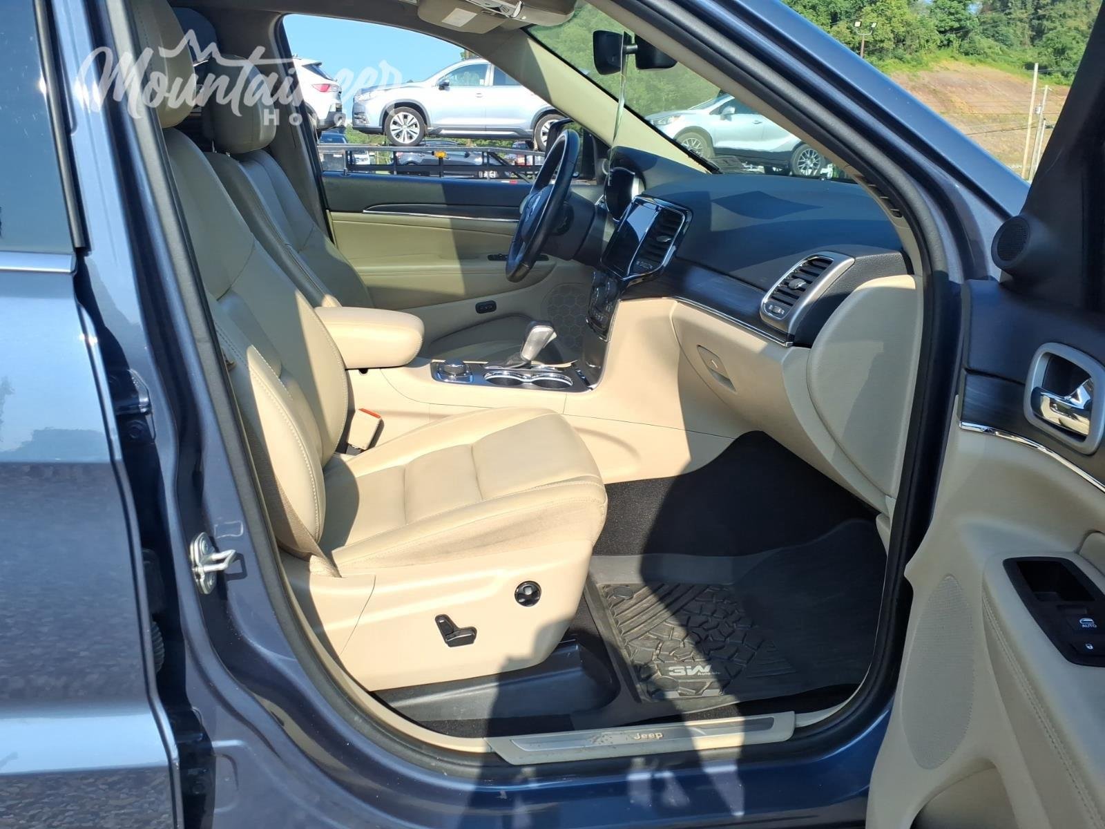 Used 2021 Slate Blue Pearlcoat Jeep Limited image 18