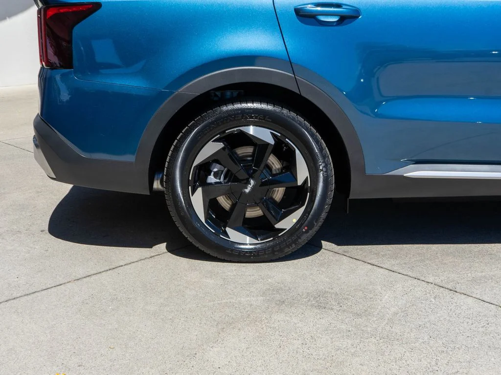 New 2026 Mineral Blue Kia EX image 33