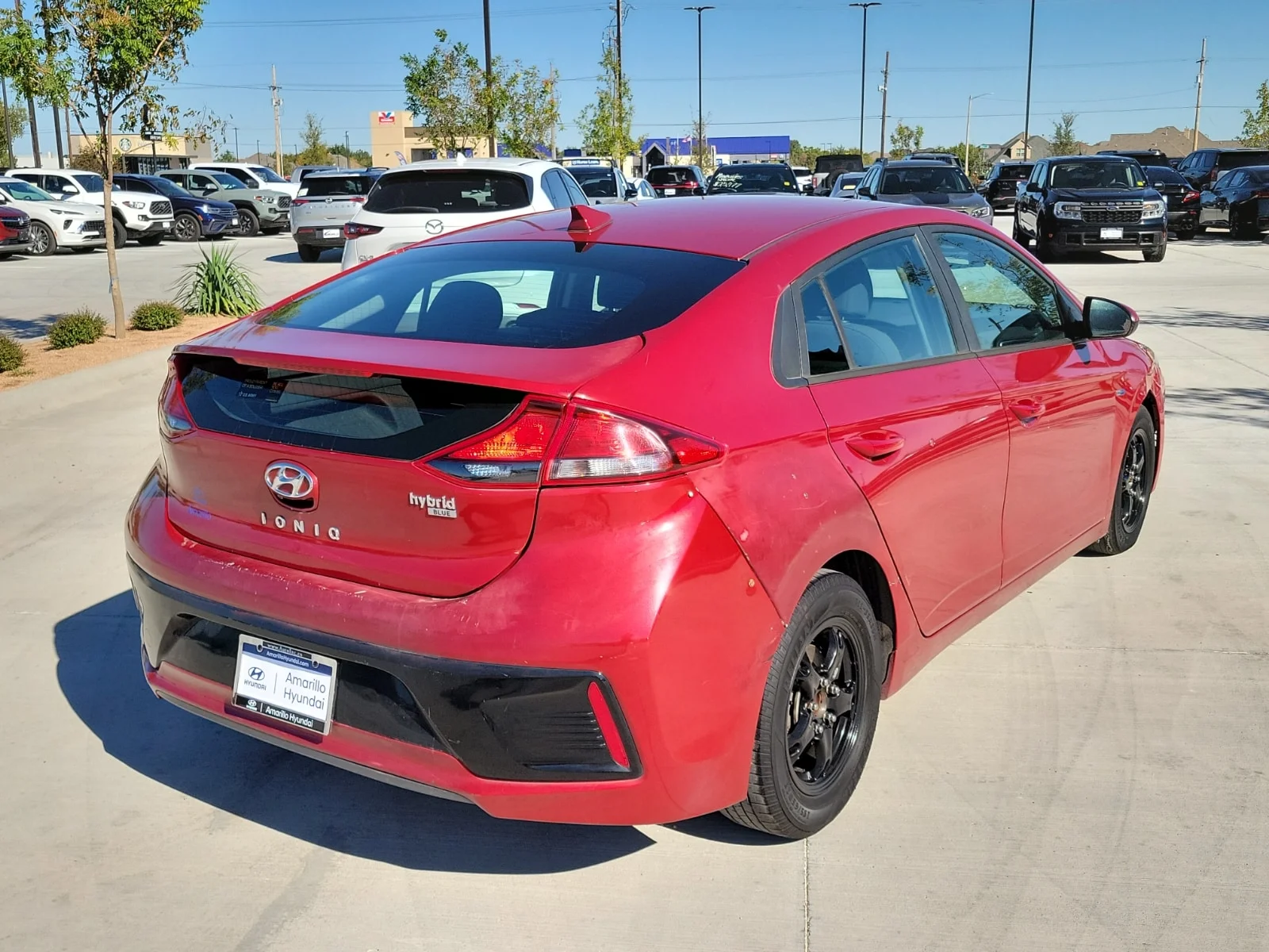 Used 2019 Red Hyundai Blue image 4