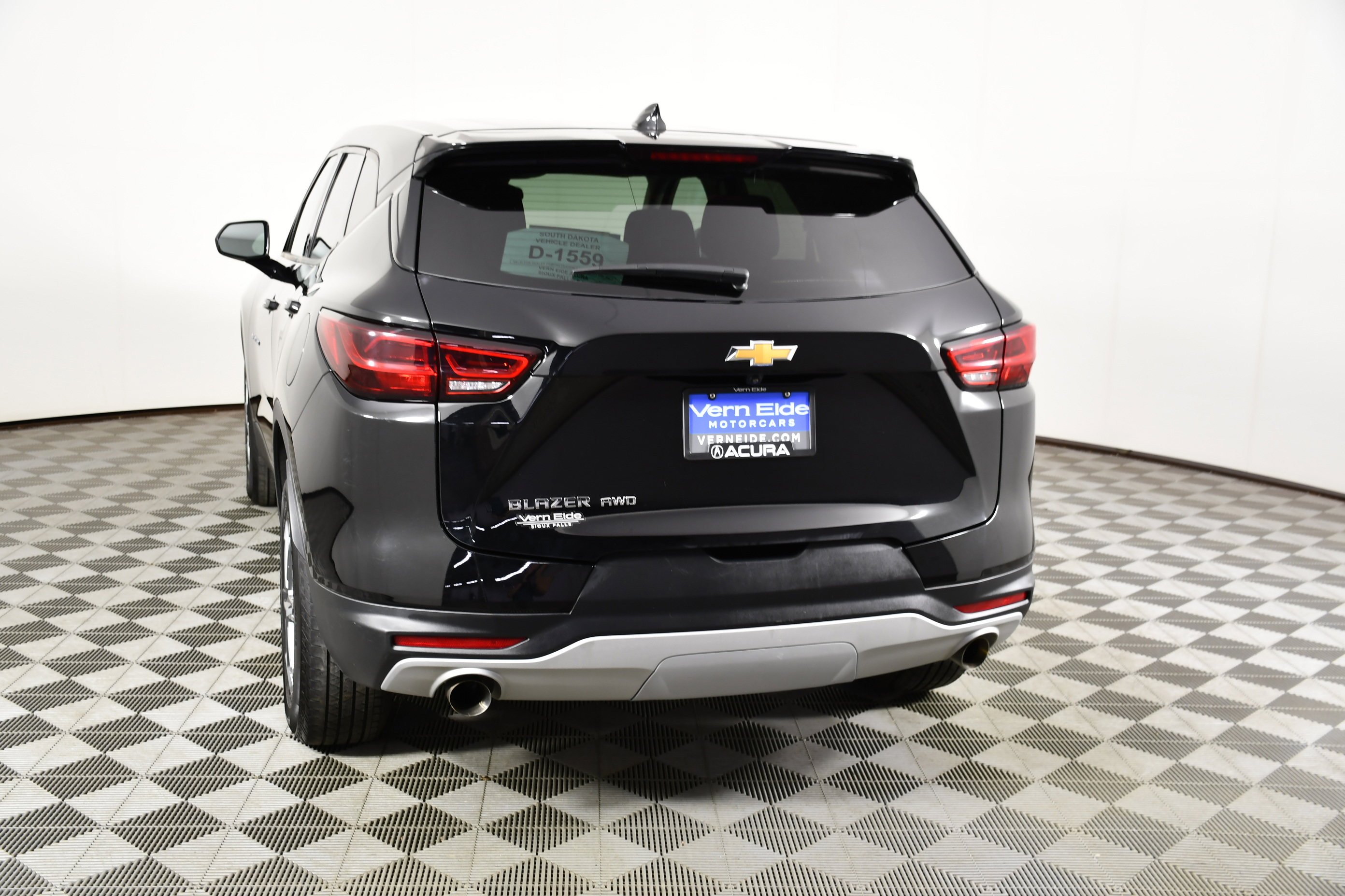 Used 2025 Black Chevrolet LT image 7