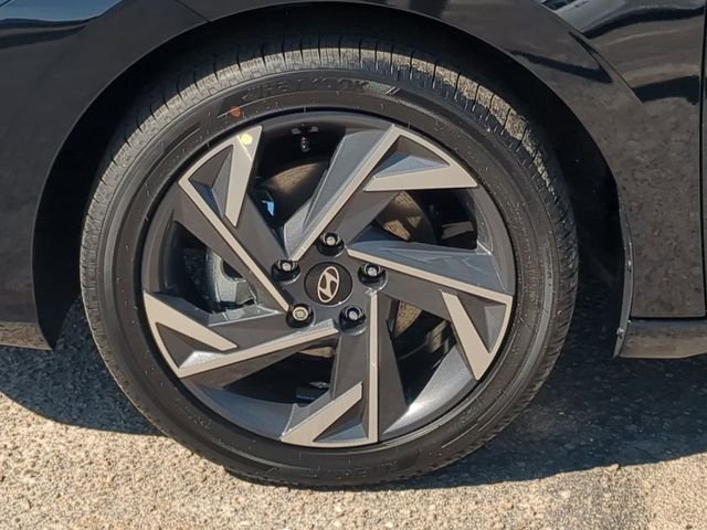 New 2025 Black Hyundai SEL Sport image 38
