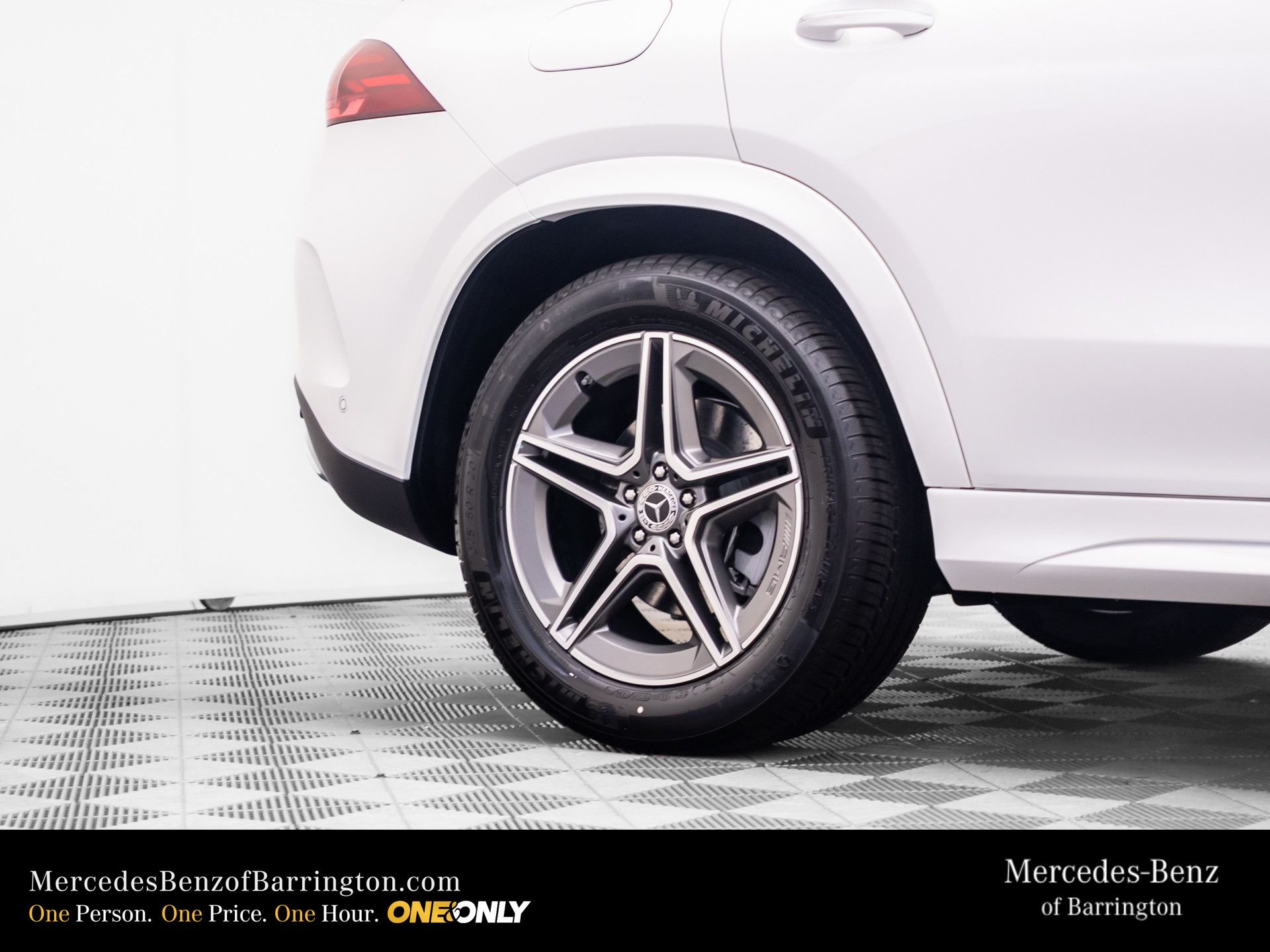 New 2026 Polar White Mercedes-Benz GLE 450 image 36