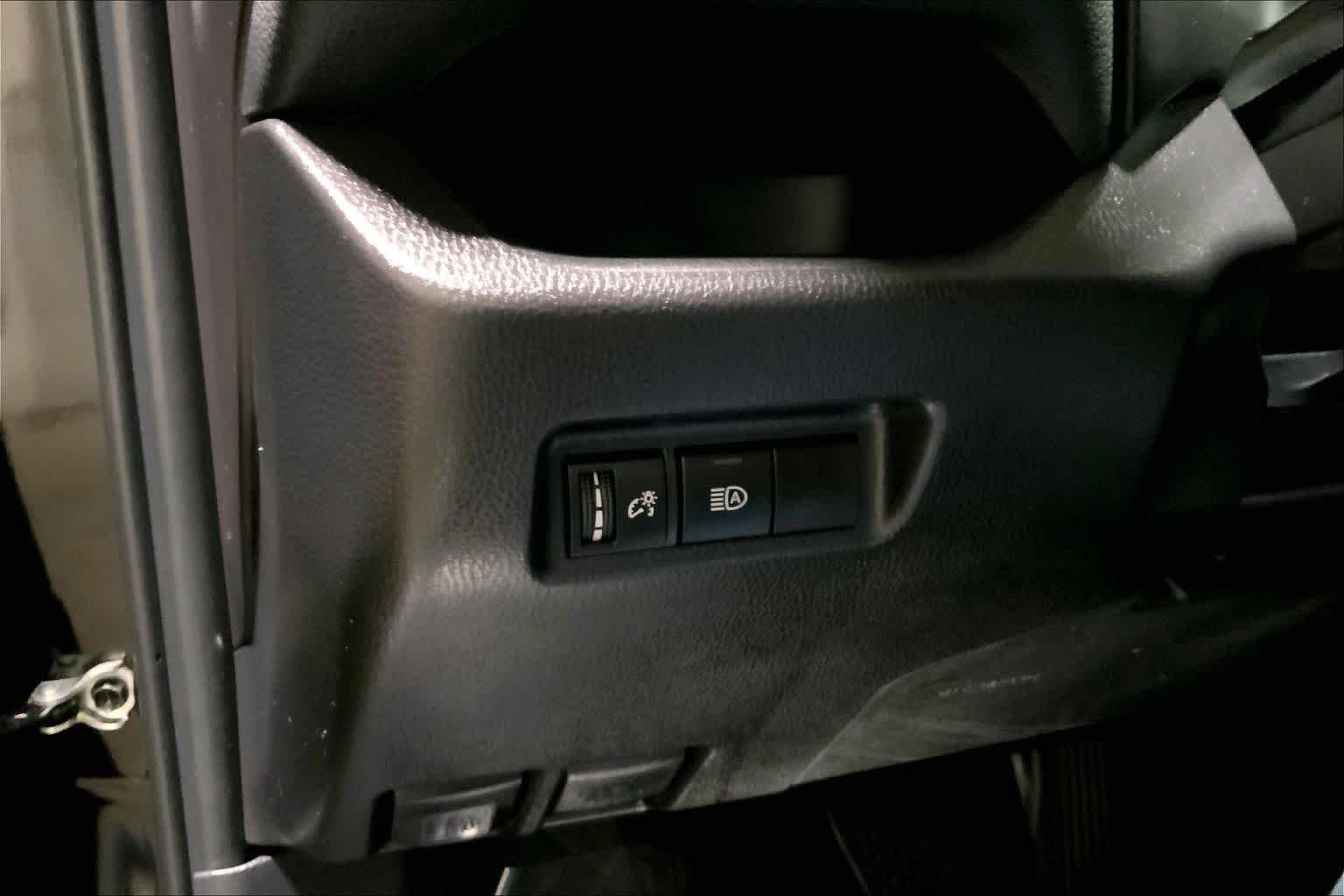 Used 2025 Midnight Black Metallic Toyota XLE image 35
