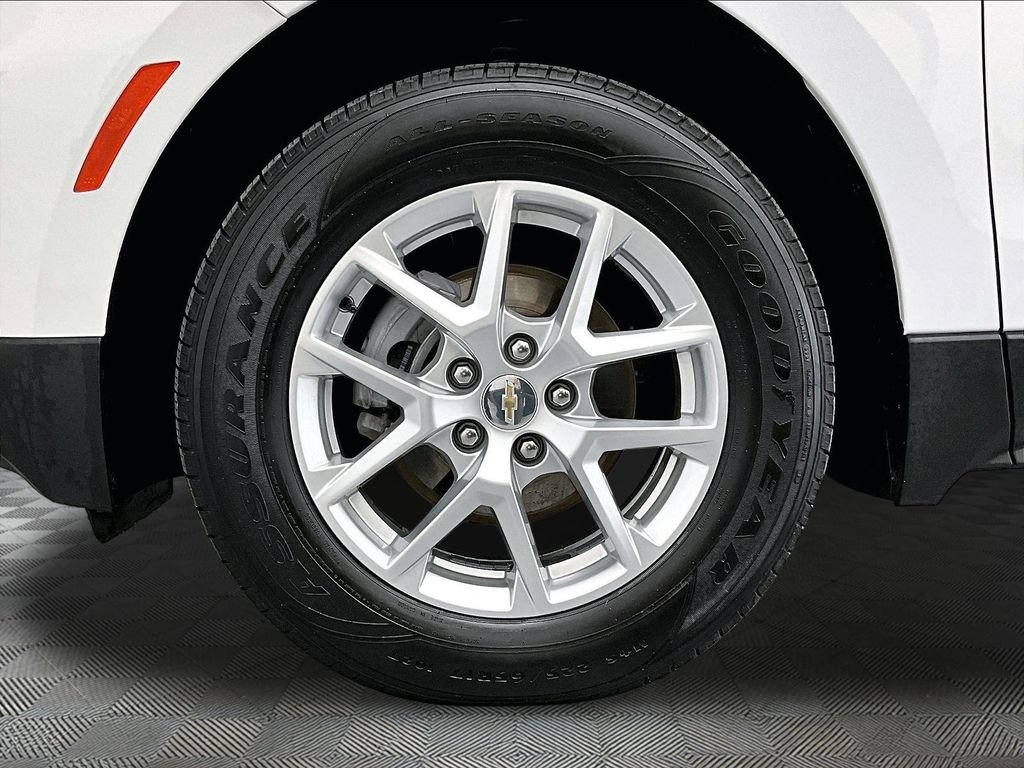 Used 2024 Summit White Chevrolet LT image 7