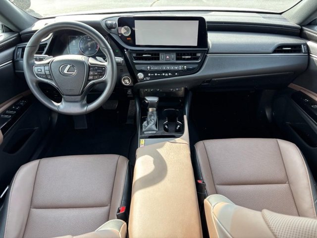 2023 Lexus ES 250 - Photo 12