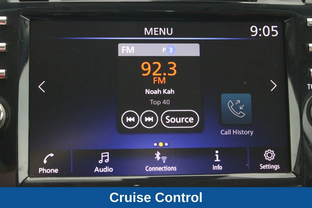 Used 2020 Pearl White Nissan S image 15