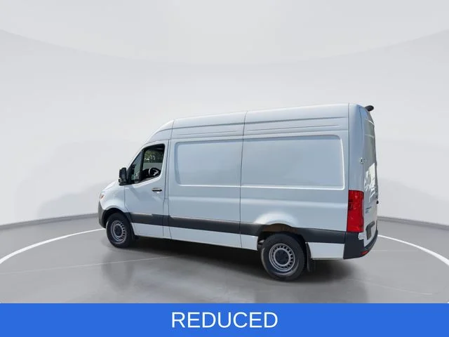 Used 2025 White Mercedes-Benz Cargo 144 WB image 6