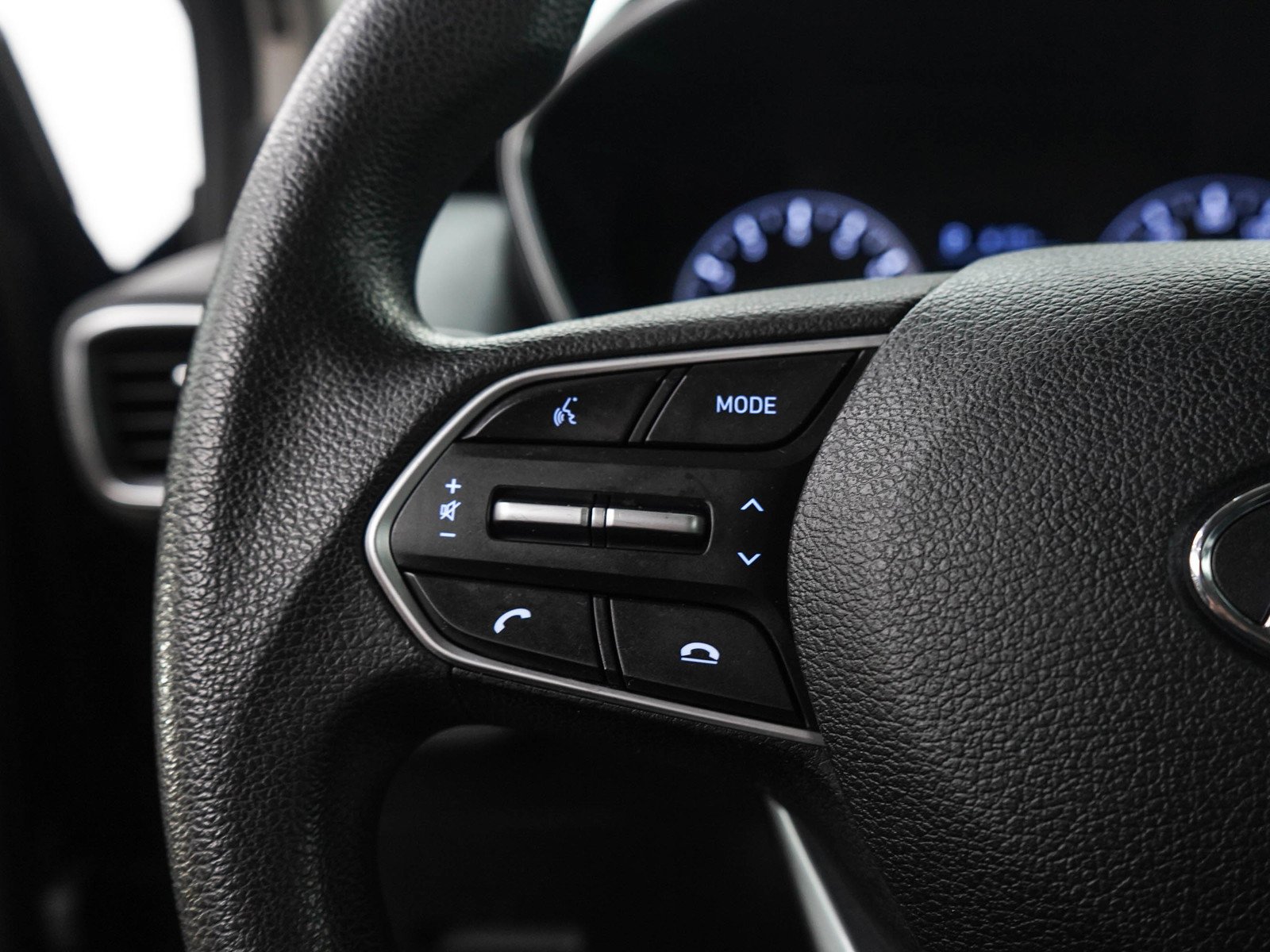 2020 Hyundai Santa Fe SE - Photo 25
