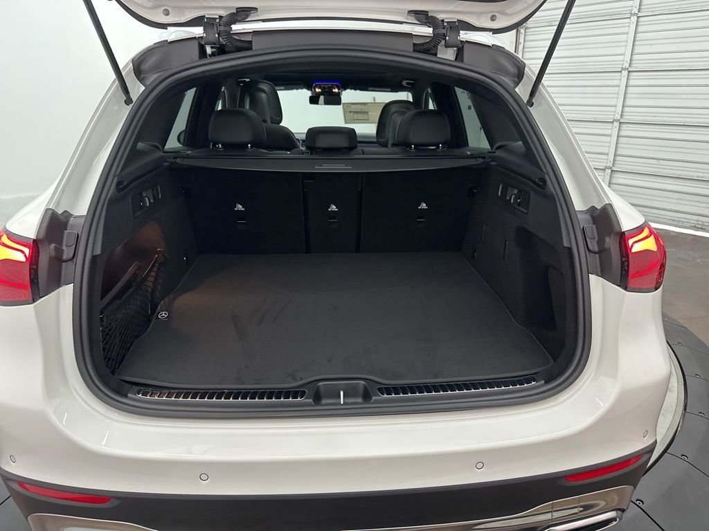 Used 2026 White Mercedes-Benz GLC 300 image 24