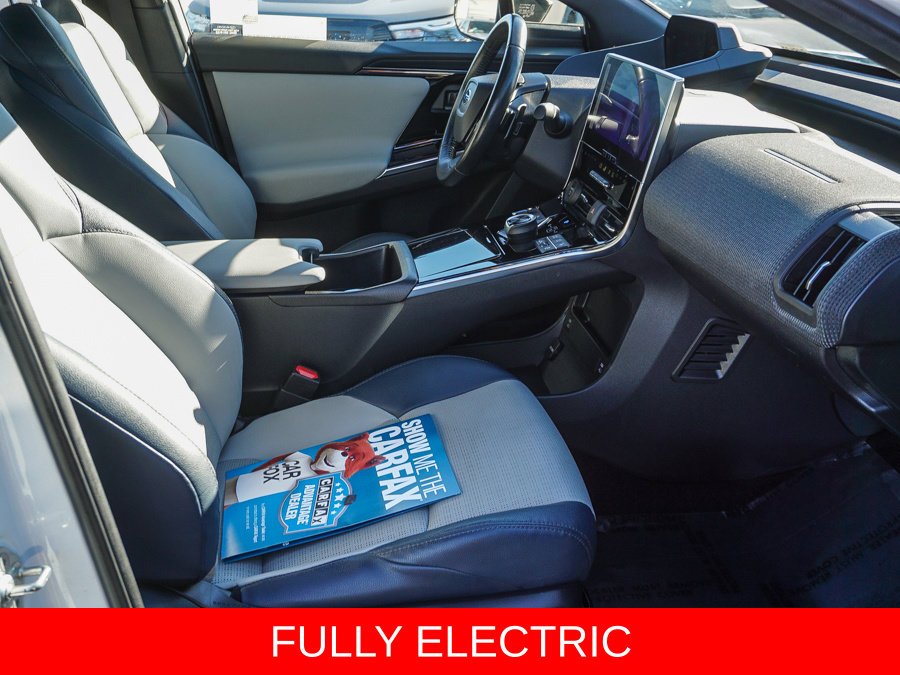 Used 2023 White Subaru Limited image 12