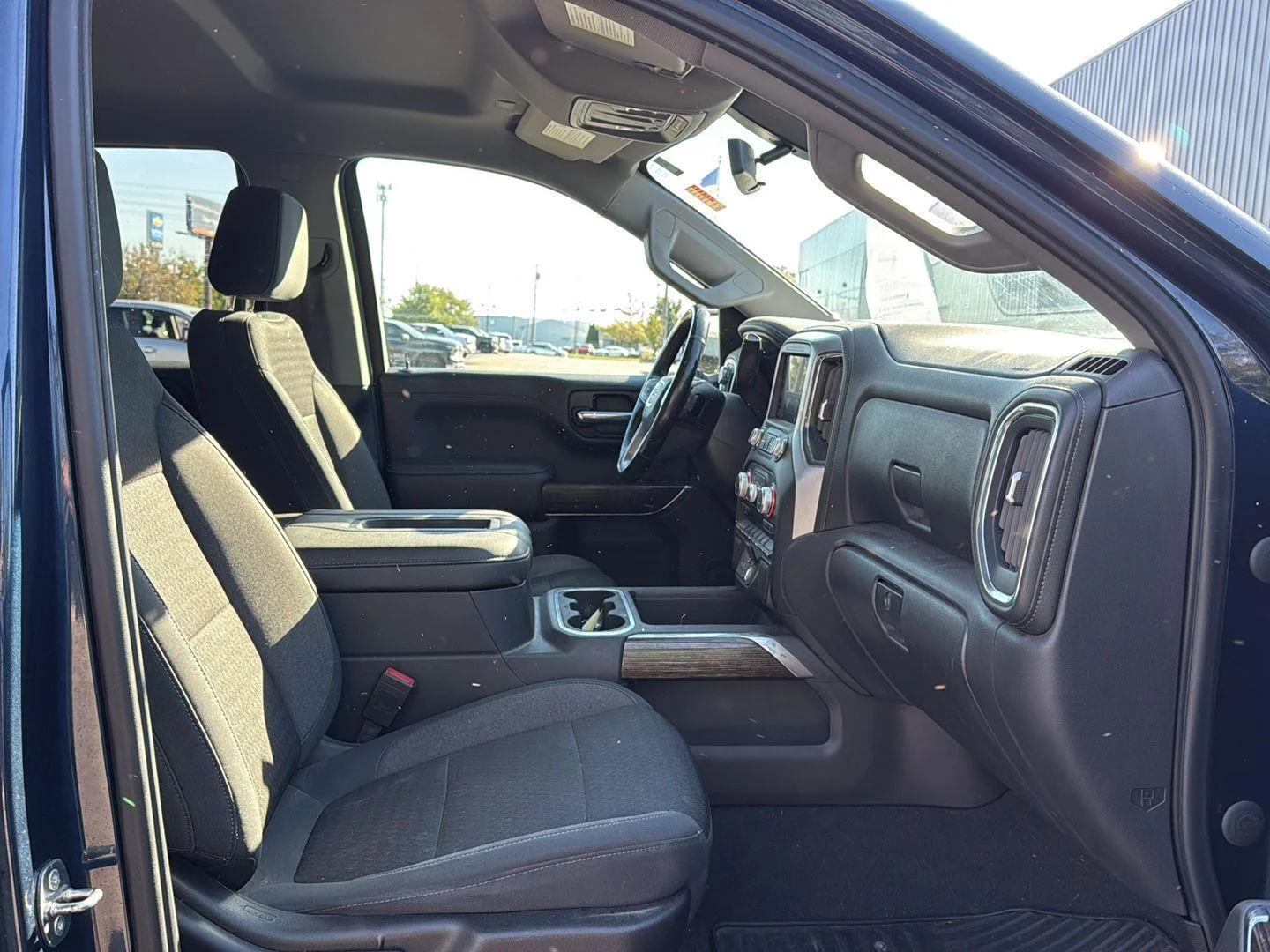 Used 2021 PACIFIC BLUE METALLIC GMC Elevation image 12