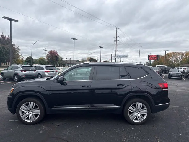 Used 2019 Deep Black Volkswagen SEL image 11