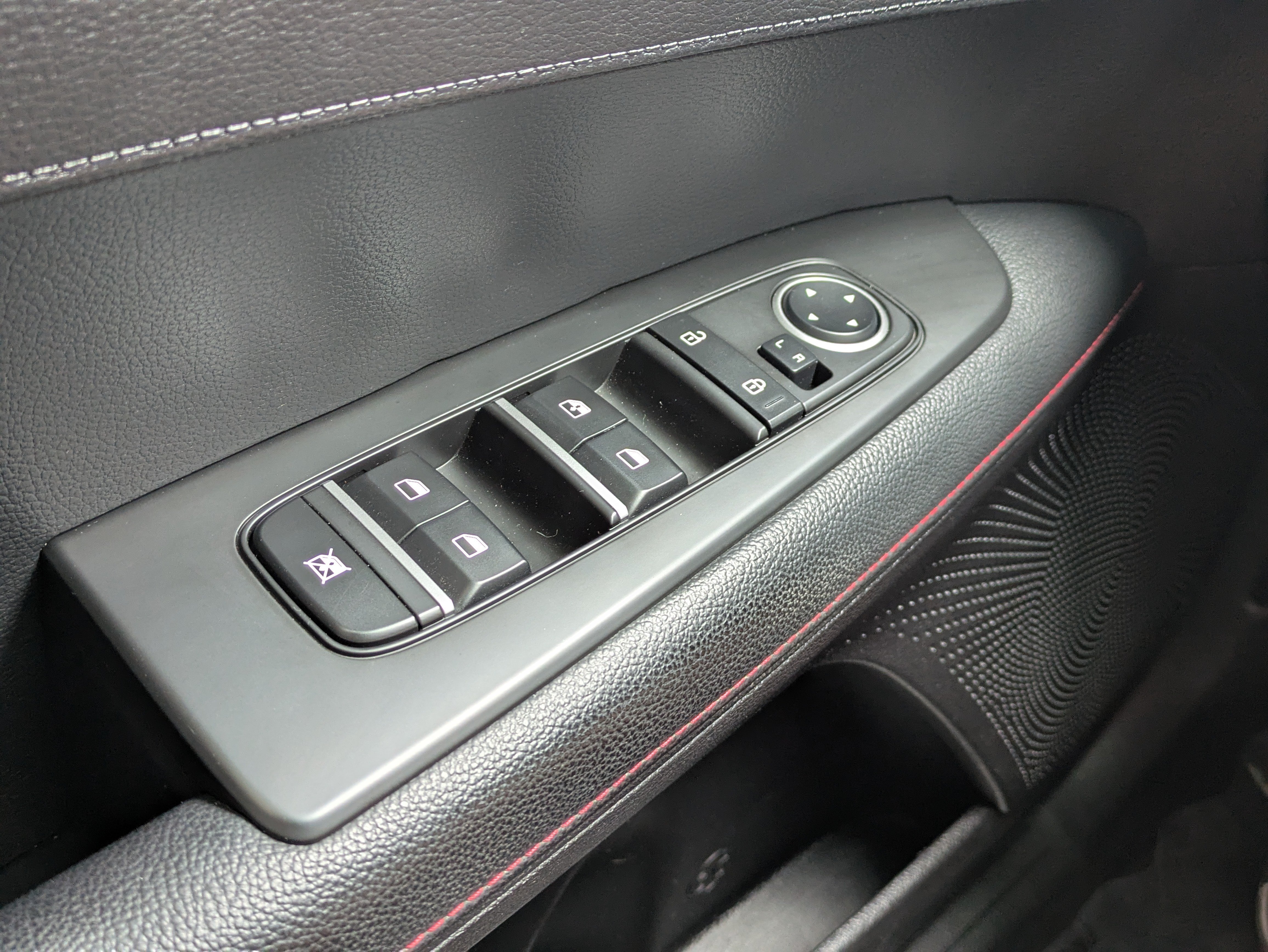 Used 2023 Snow White Pearl Kia GT image 26