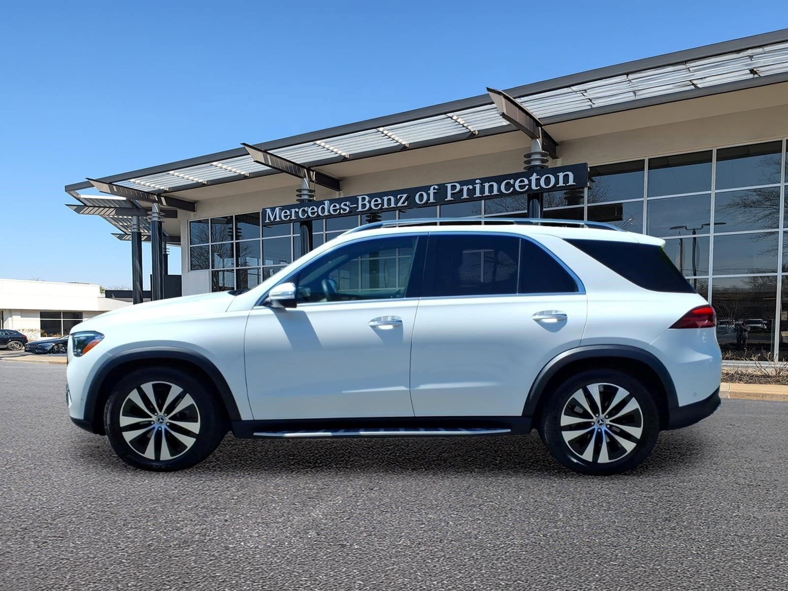 Certified Used 2025 Polar White Mercedes-Benz GLE 450 4MATIC® SUV image 6