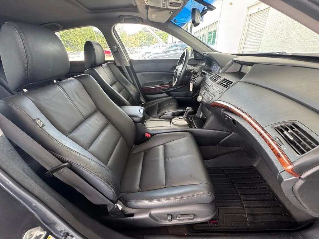 Used 2010 Polished Metal Metallic Honda EX-L image 16