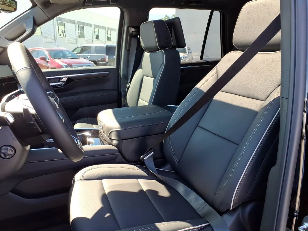 New 2026 Black Chevrolet Premier image 21