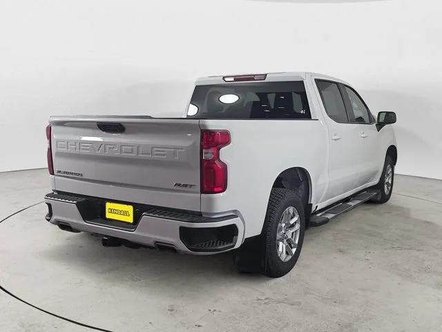 Used 2022 Summit White Chevrolet RST image 4