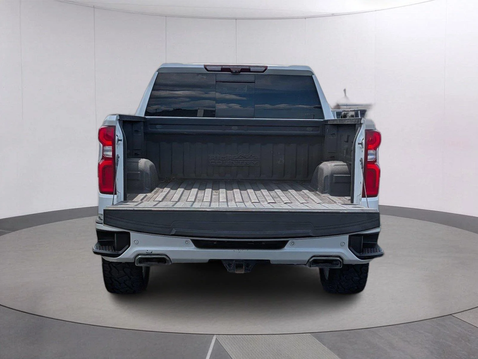 Used 2020 IRIDESCENT PEARL TRICOAT Chevrolet High Country image 5