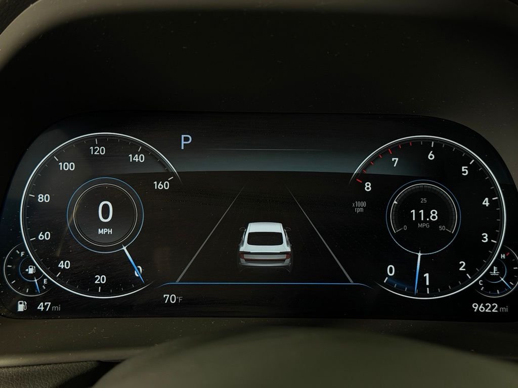 Used 2021 Quartz Hyundai Limited image 14
