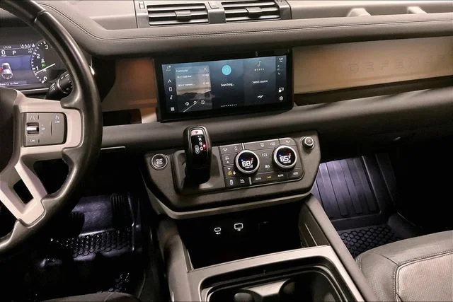 Certified Used 2023 Black Land Rover X-Dynamic SE image 5