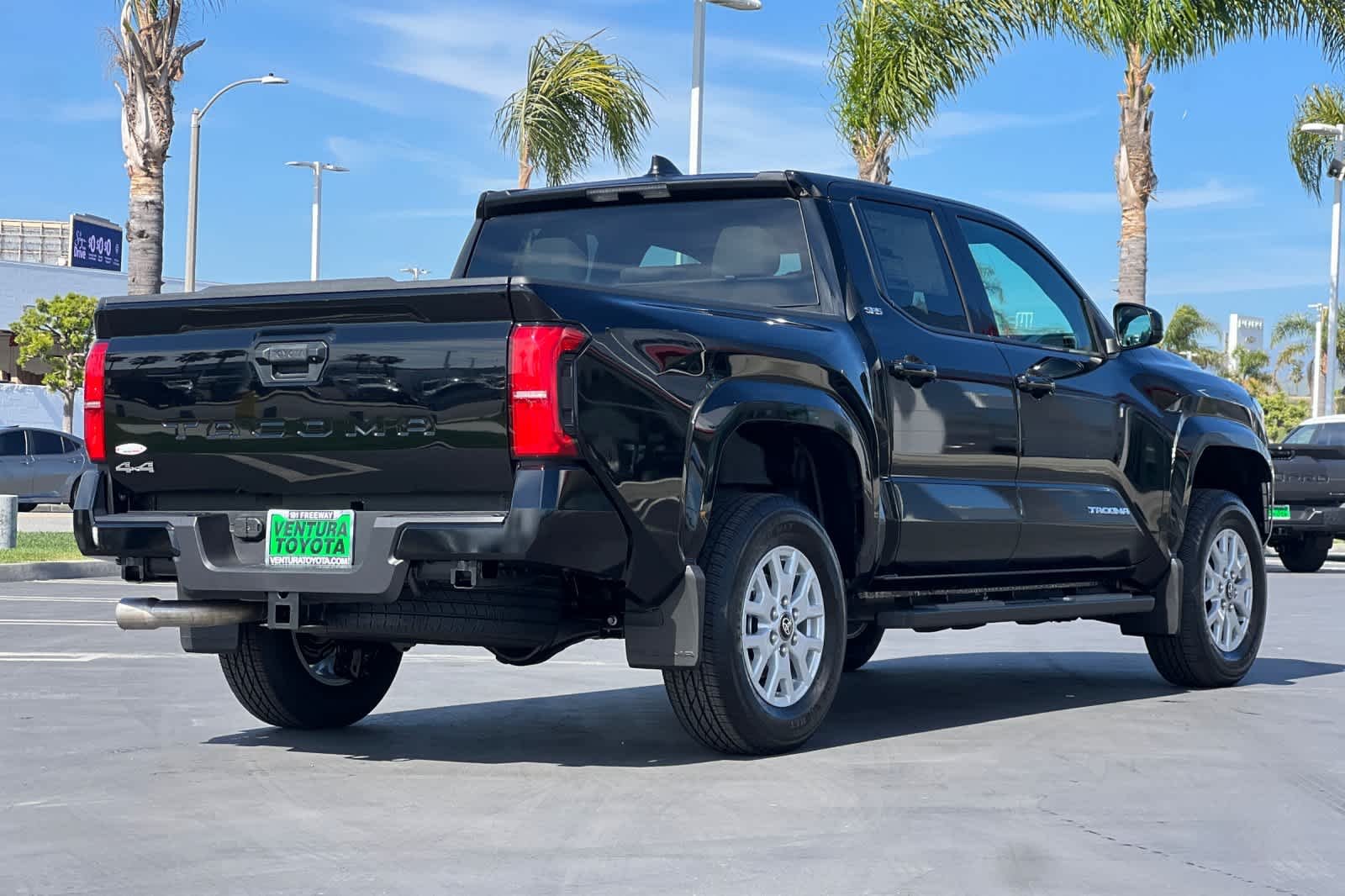2026 Toyota Tacoma SR5 - Photo 4
