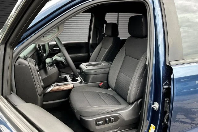Used 2022 Blue Chevrolet RST image 21