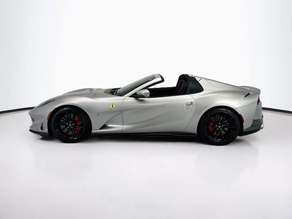 Used 2022  Ferrari Base image 8