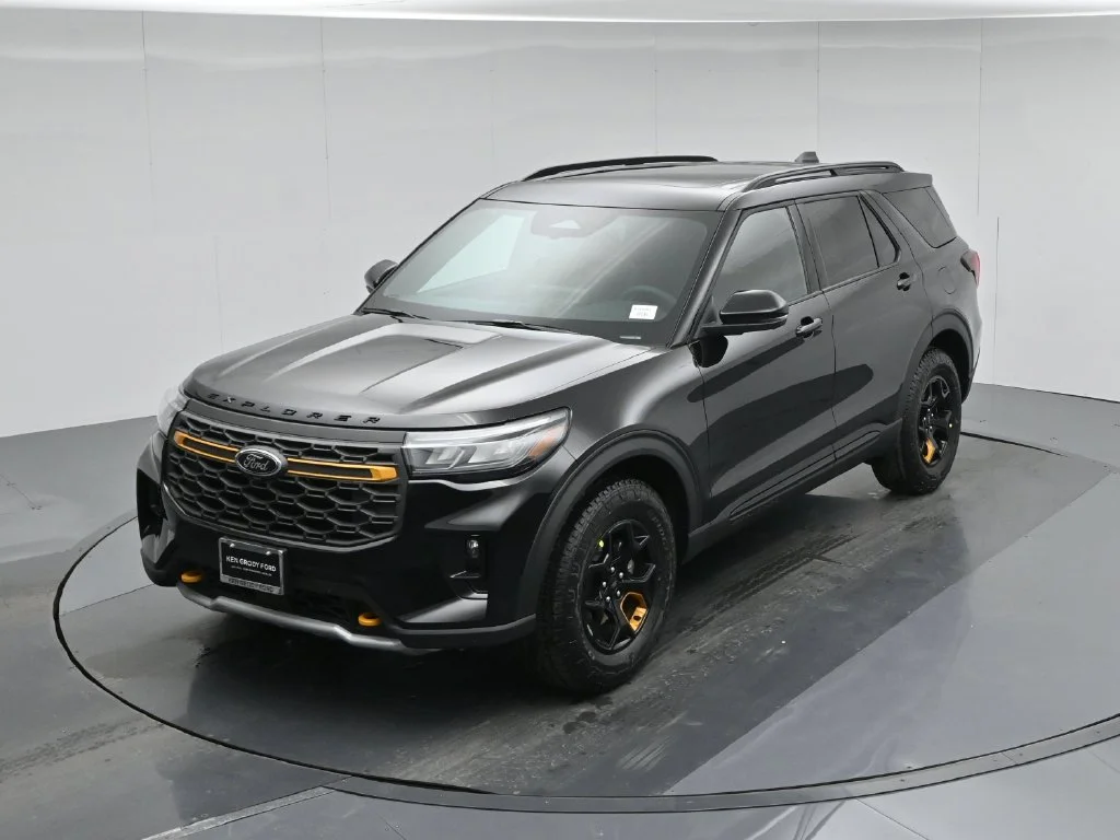 New 2026 Agate Black Metallic Ford Tremor image 38
