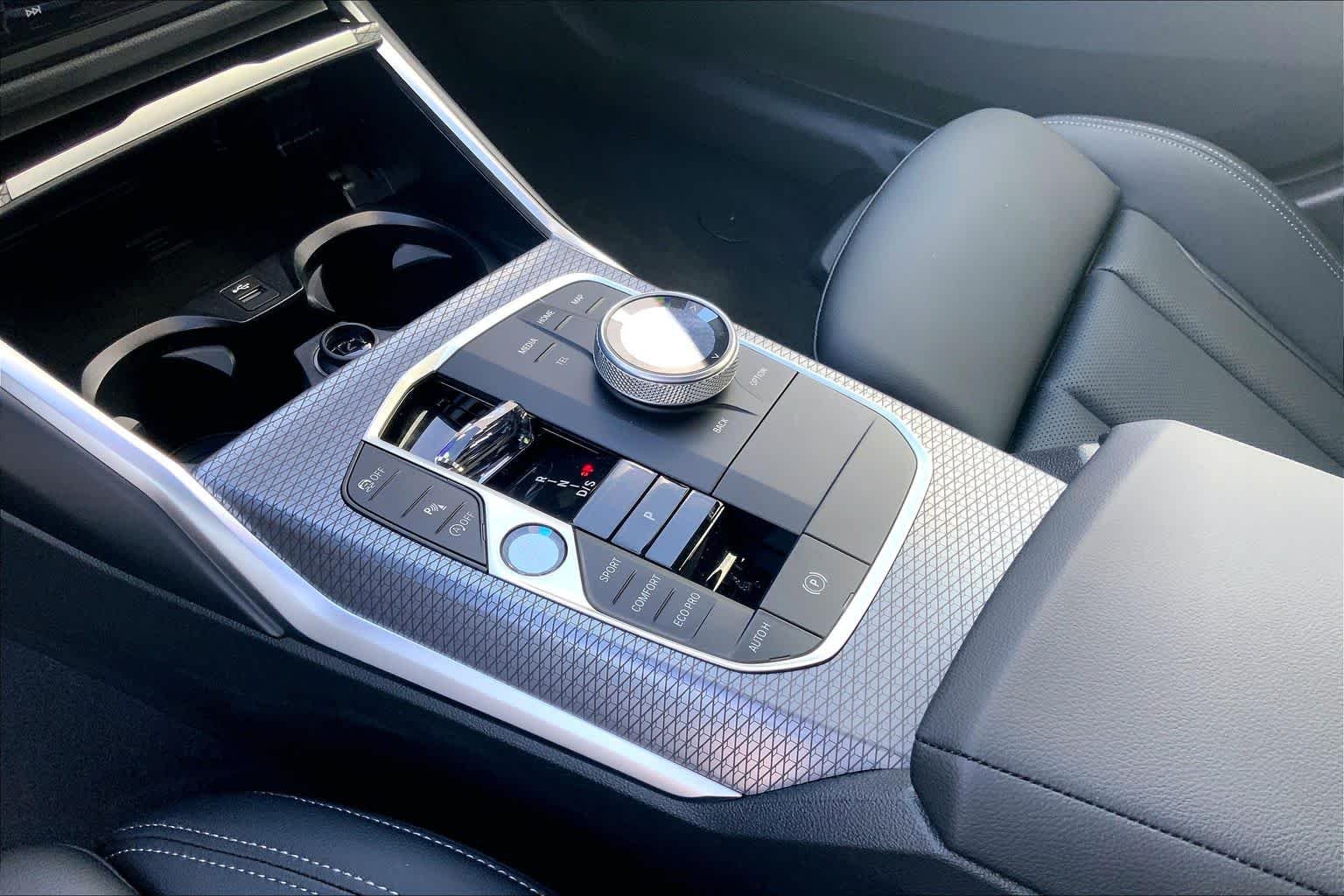 2026 BMW 3 Series 330i - Photo 7