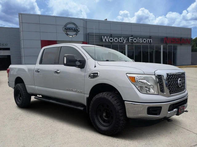 Used 2017 Silver Nissan SV image 1