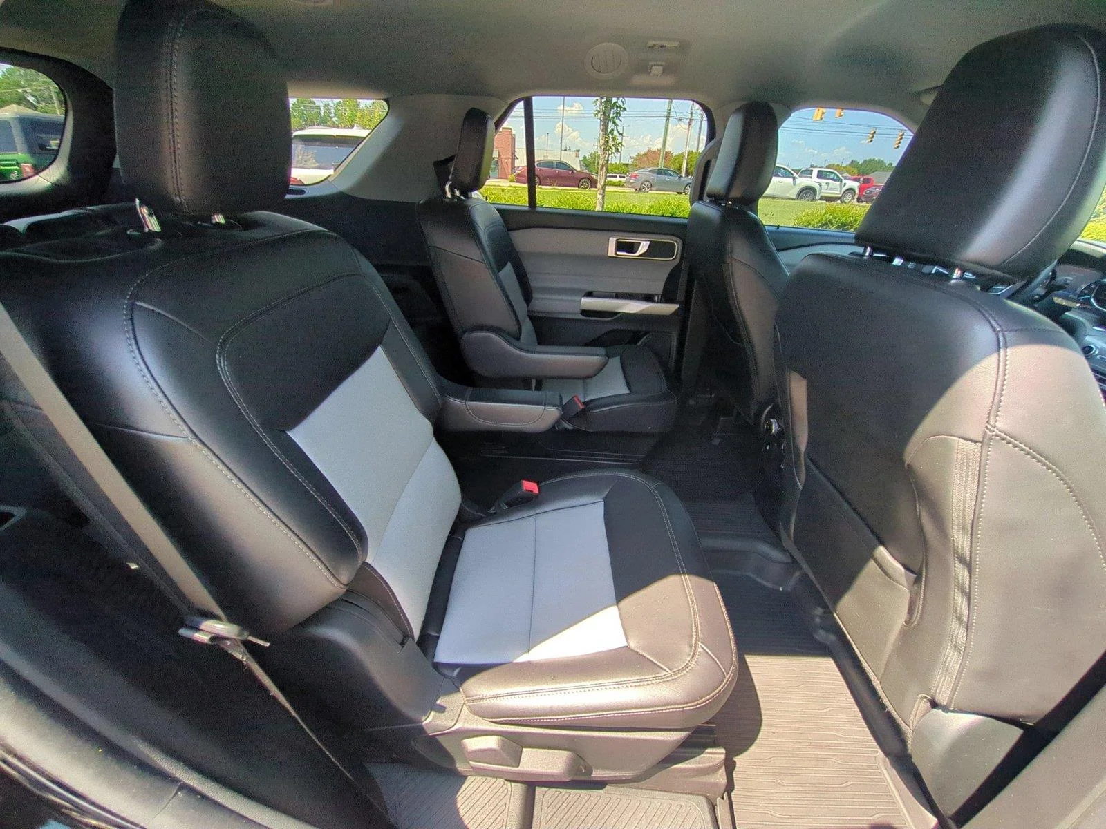 Used 2023 Agate Black Ford XLT image 36