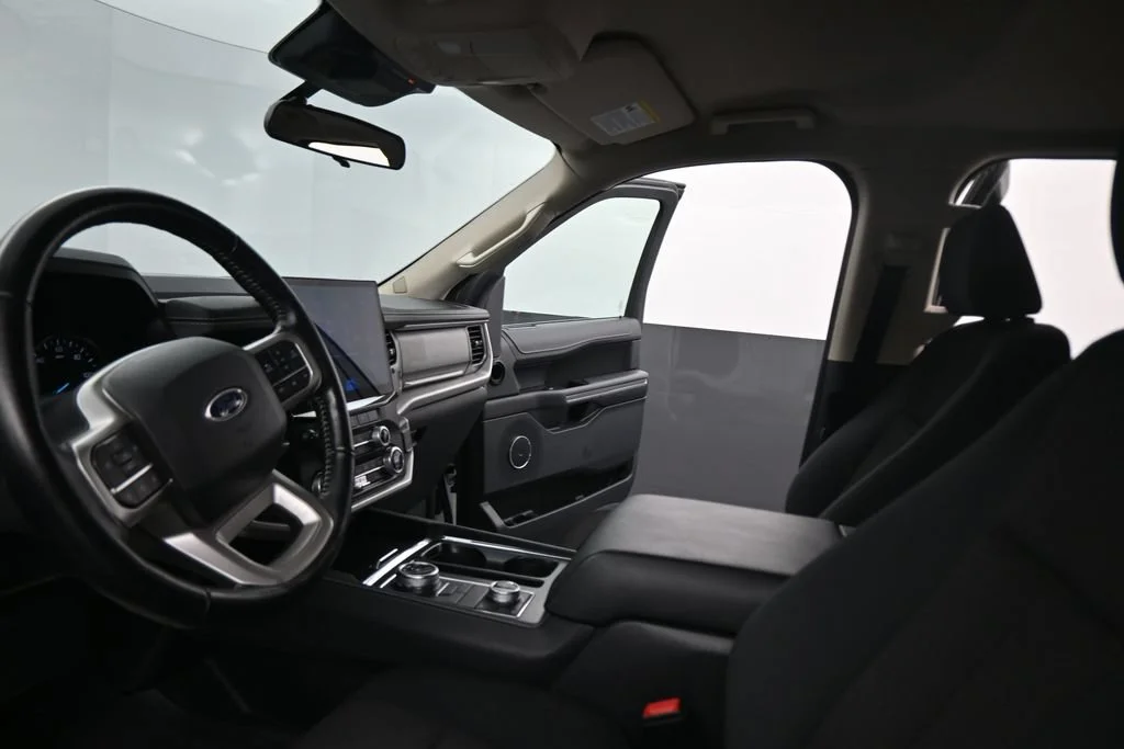 Used 2022 White Ford XL image 40
