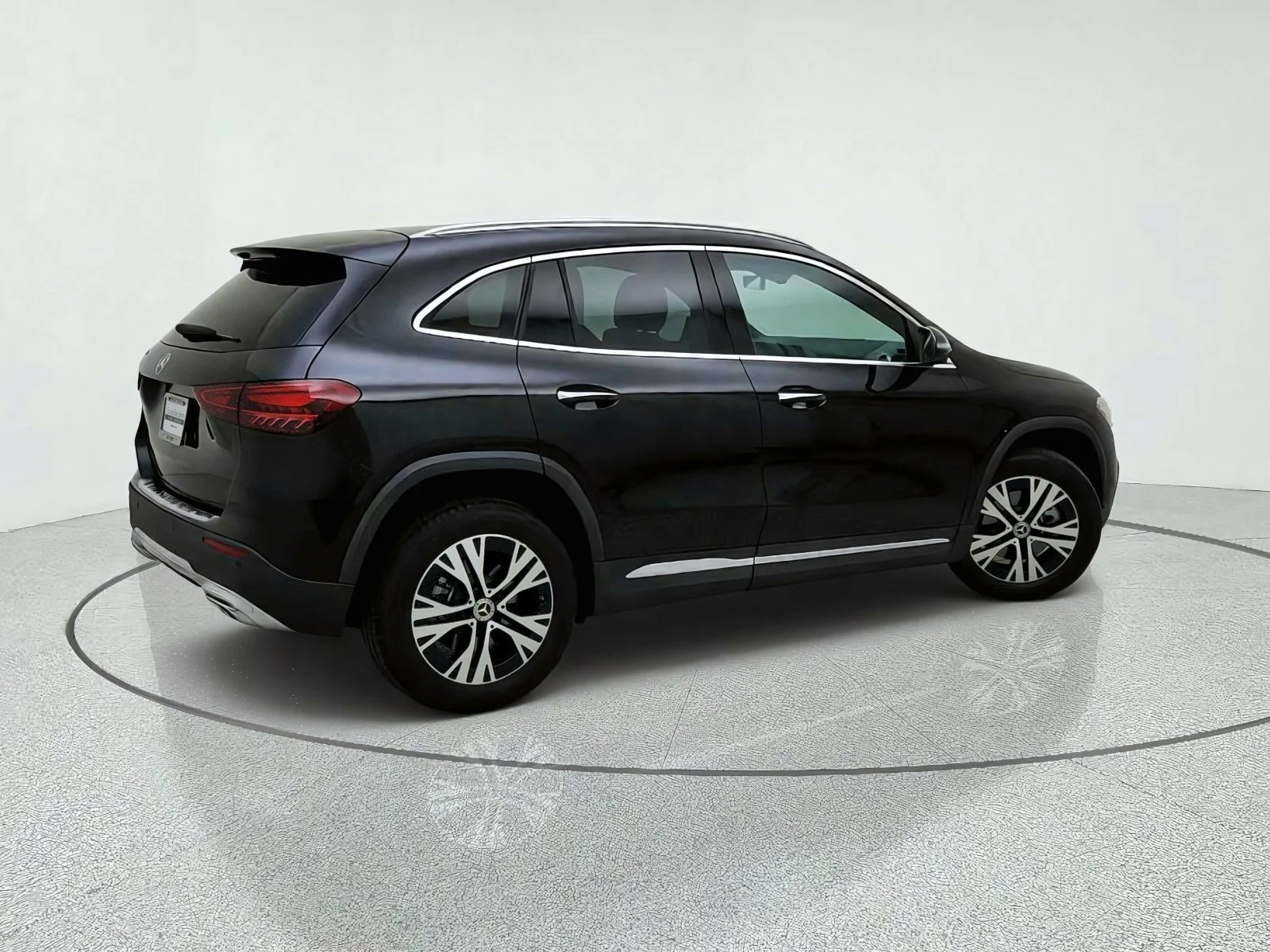 Used 2025 Night Black Mercedes-Benz GLA 250 image 8