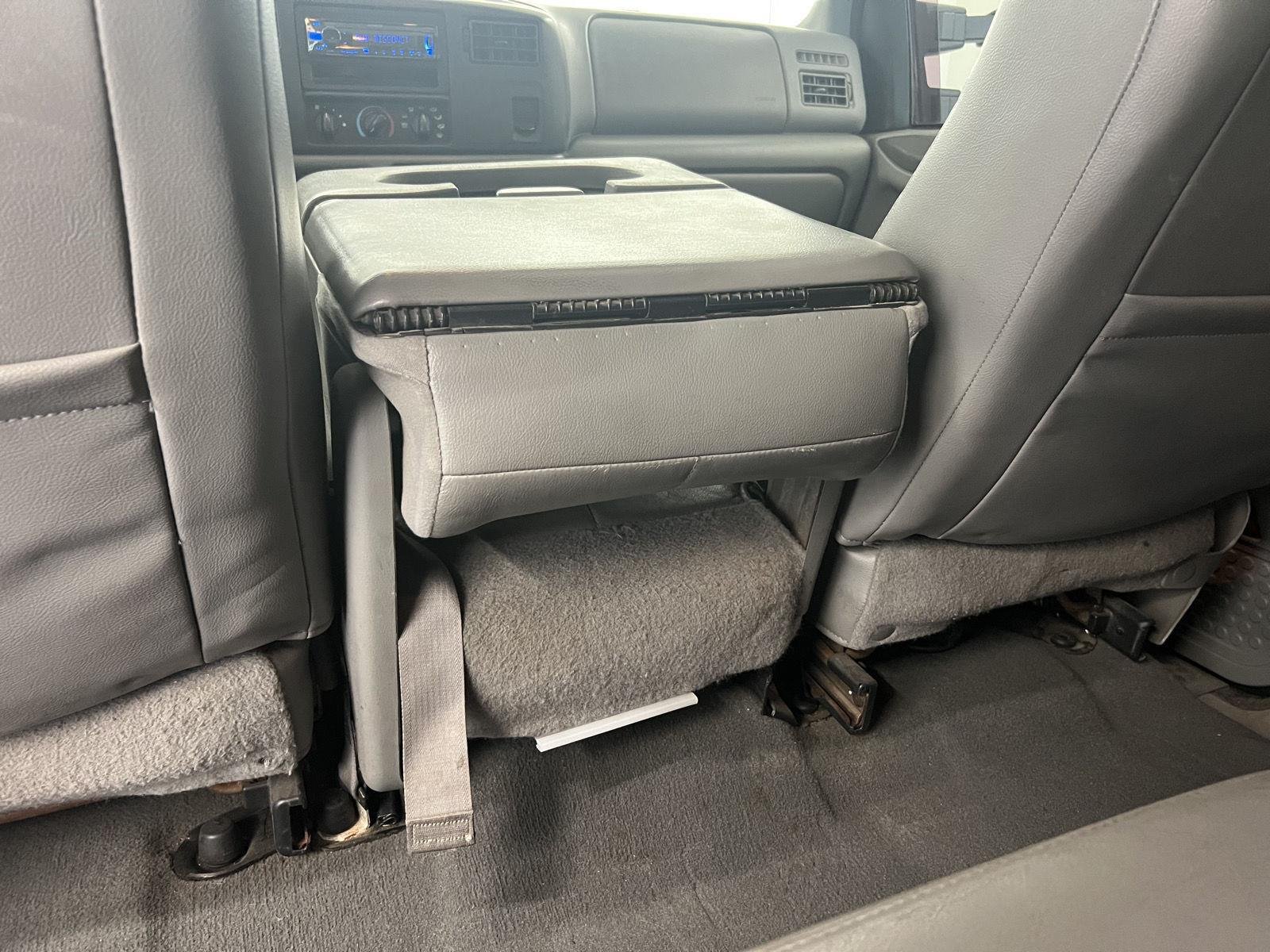 Used 2004 Gray Ford XL image 26