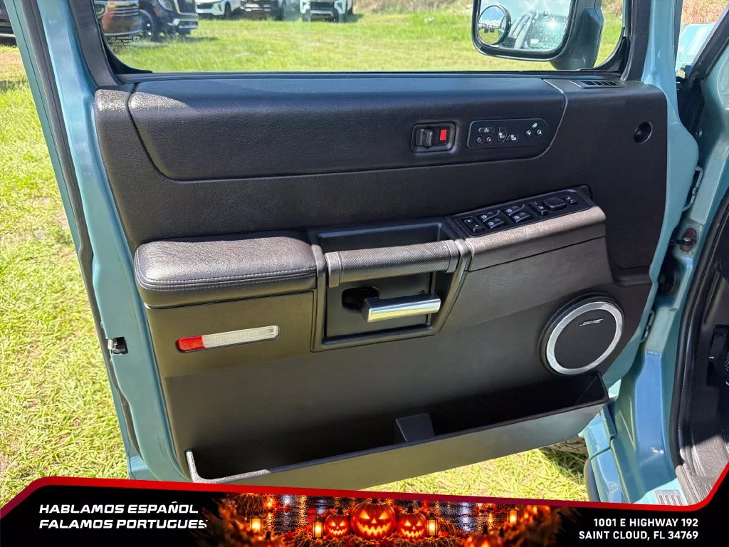Used 2007 Glacier Blue Metallic HUMMER SUT image 12