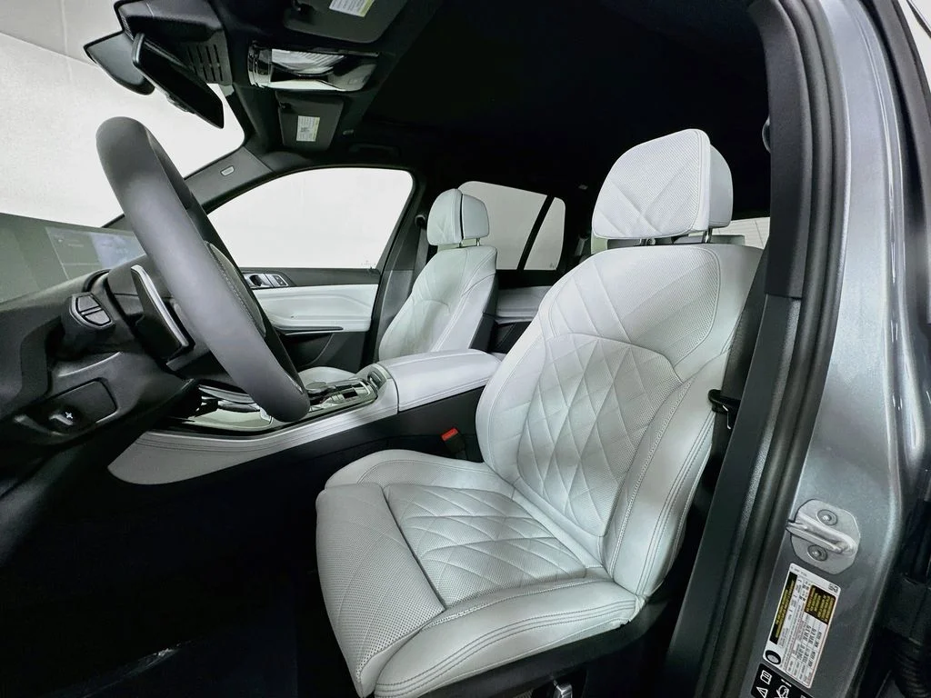 New 2026 Gray Metallic BMW xDrive40i image 11