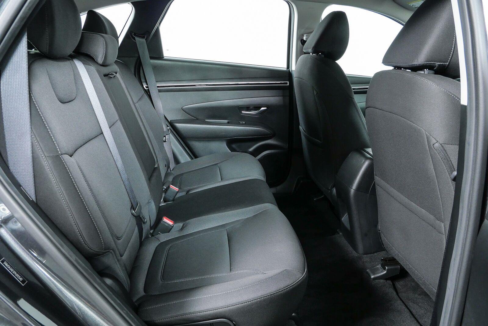 Used 2023 Portofino Gray Hyundai SE image 18