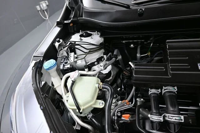 Used 2020 White Honda EX image 30