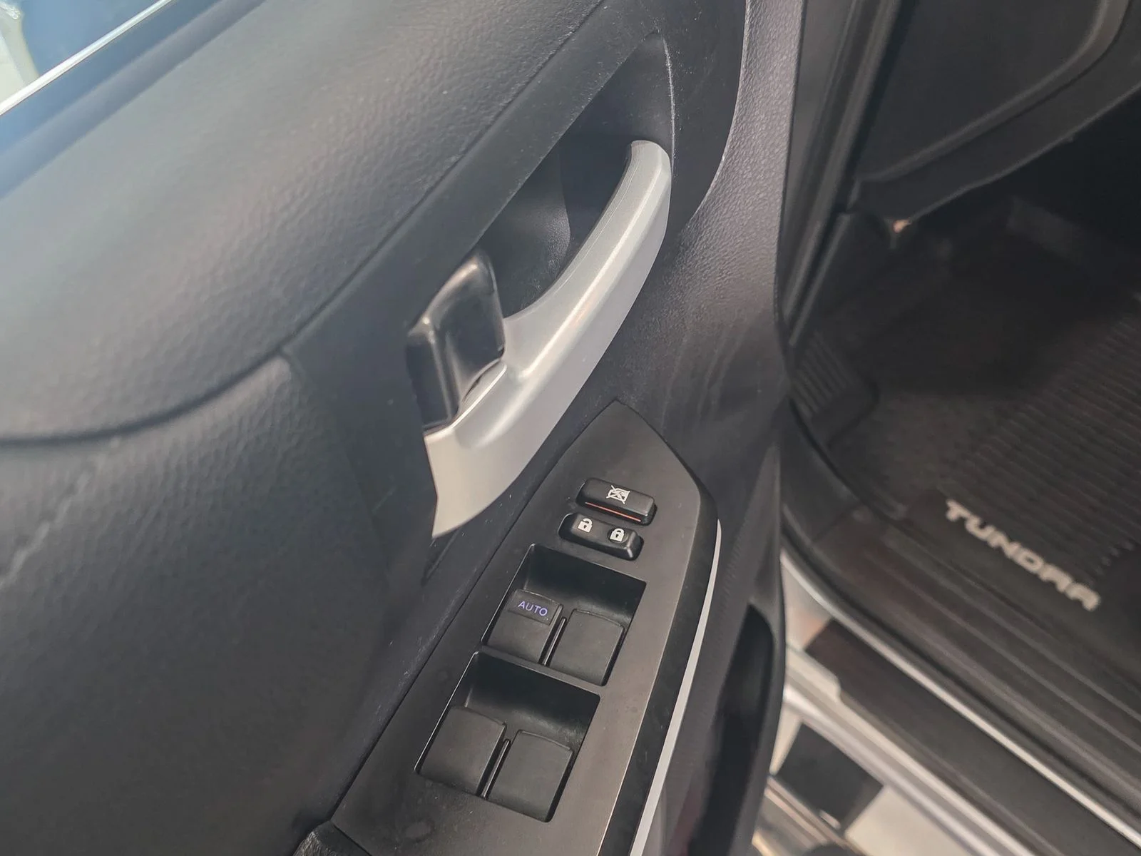 2020 Toyota Tundra SR5 - Photo 19