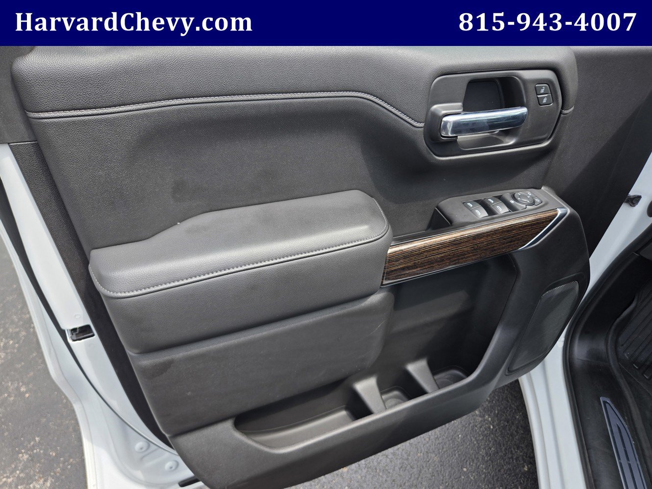 Used 2020 SUMMIT WHITE GMC SLE image 33
