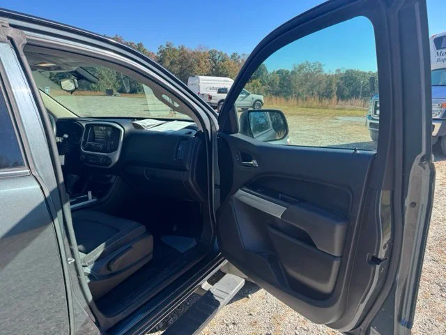 Used 2015 Gray Chevrolet LT image 13