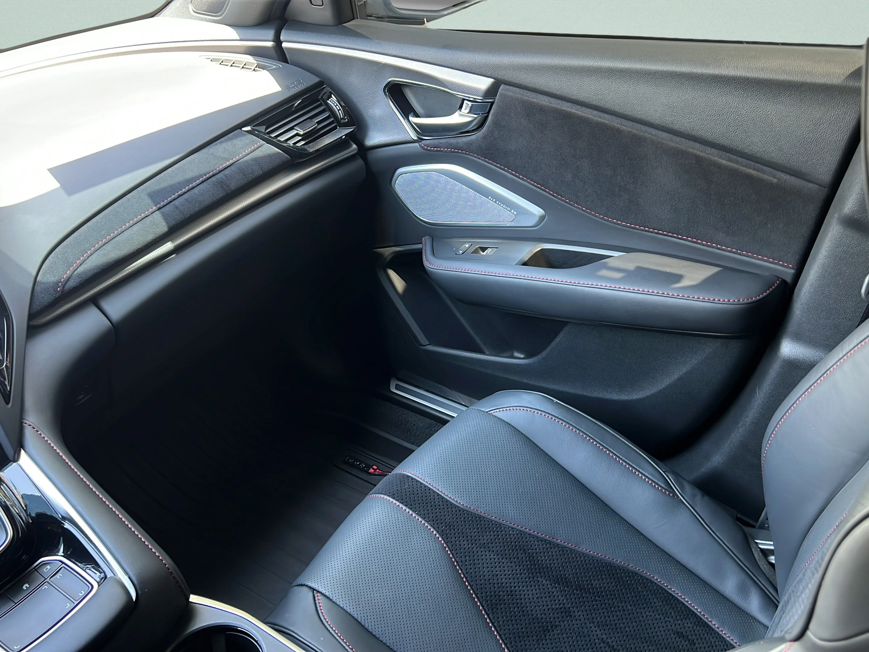 Used 2025 Urban Gray Pearl Acura w/A-Spec Package image 13