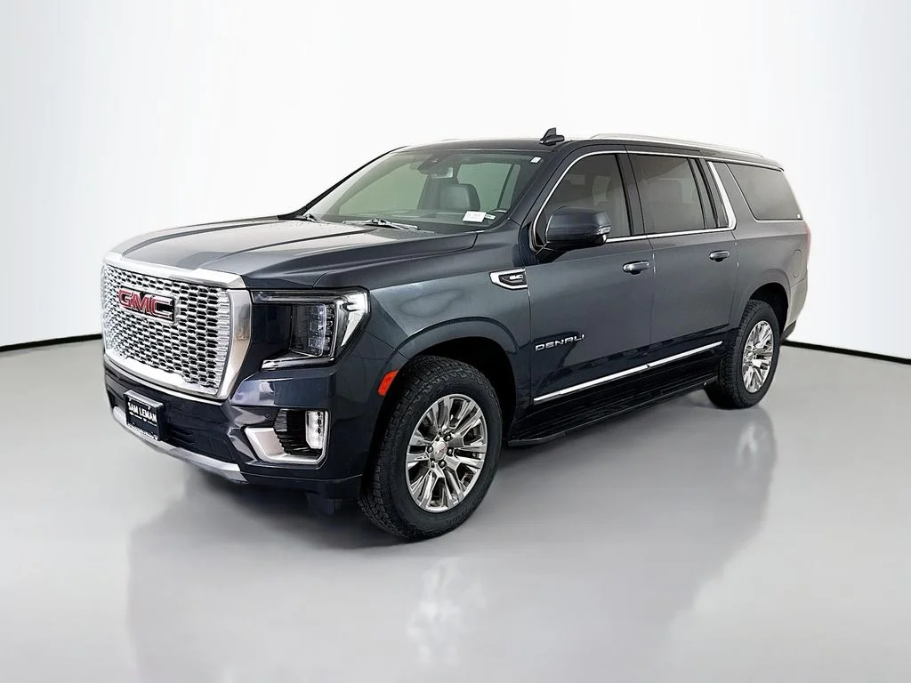 Used 2021 Green GMC Denali image 3