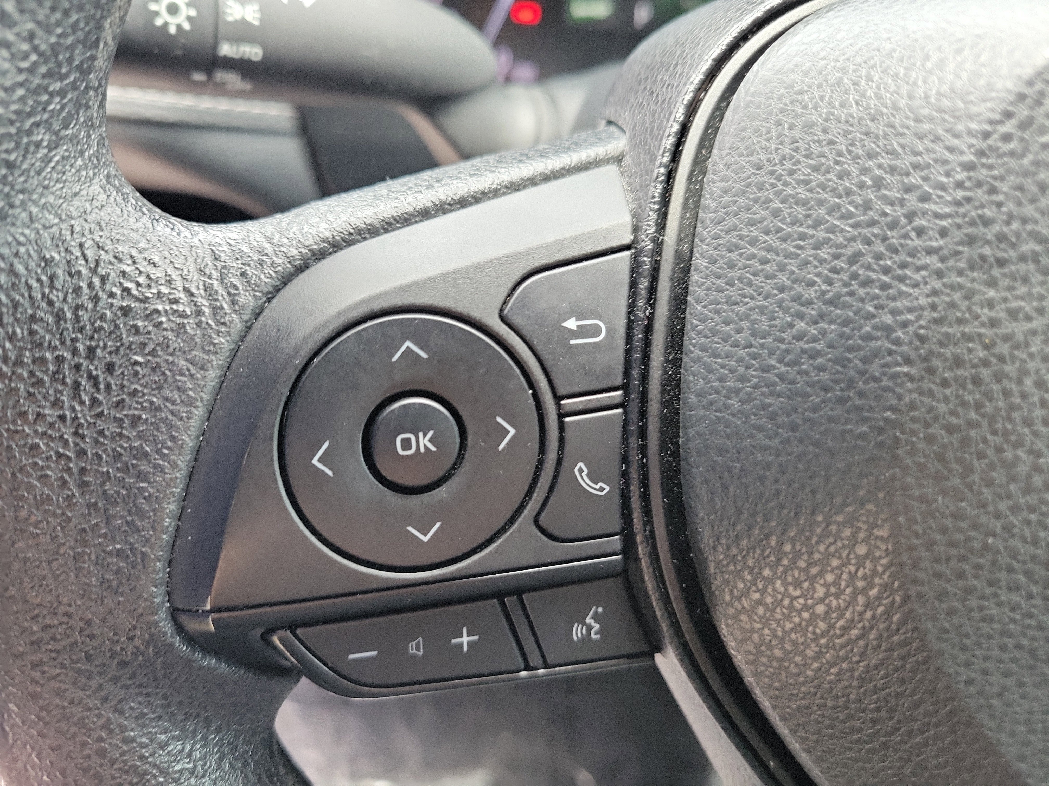 Used 2024 Ice Cap Toyota XLE image 29