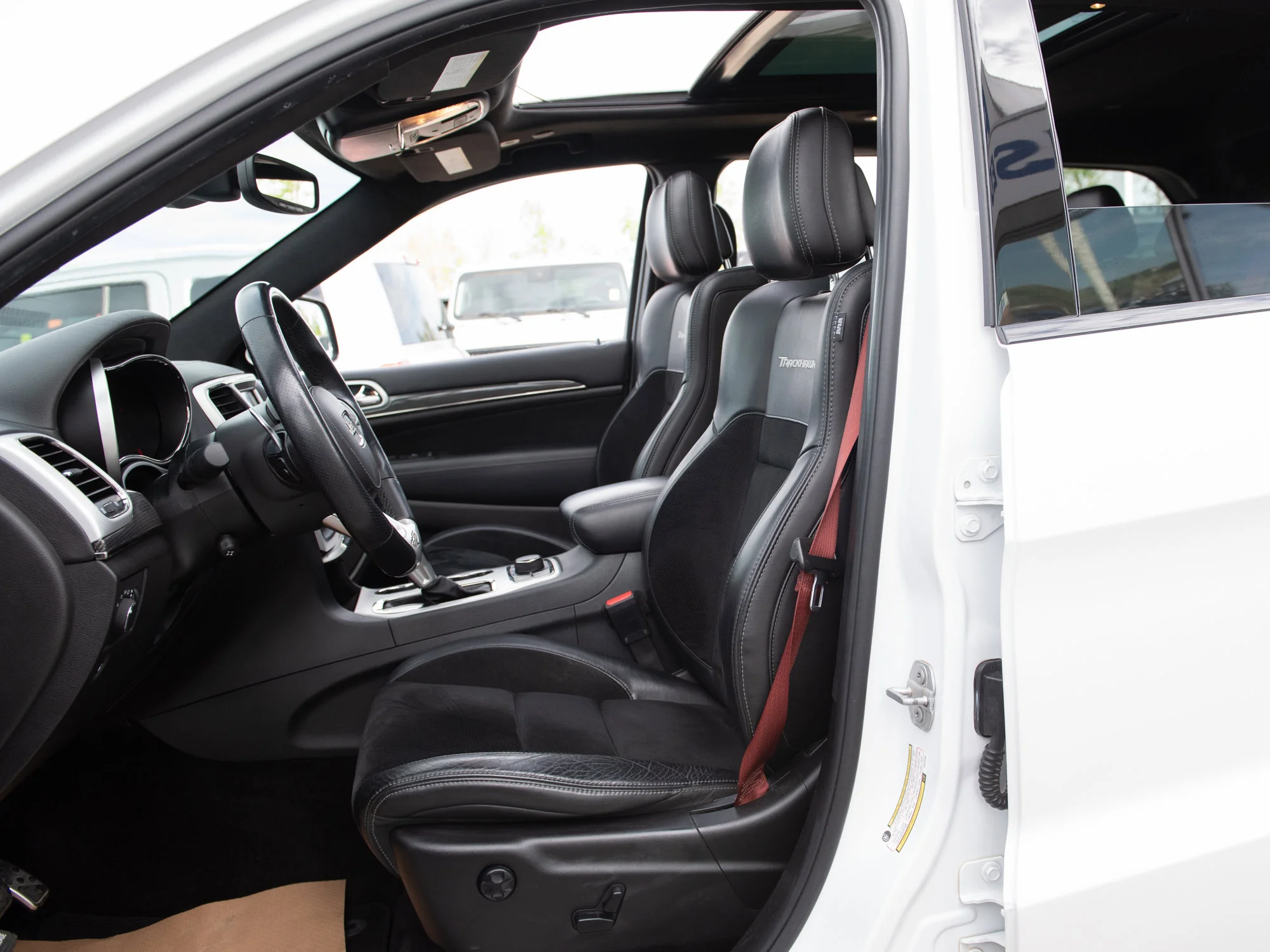 Used 2018 White Jeep Trackhawk * No Accidents | 707 HP | V8 Supercharged | Brembo | Trailer Tow | Heated/Vented Seats image 3