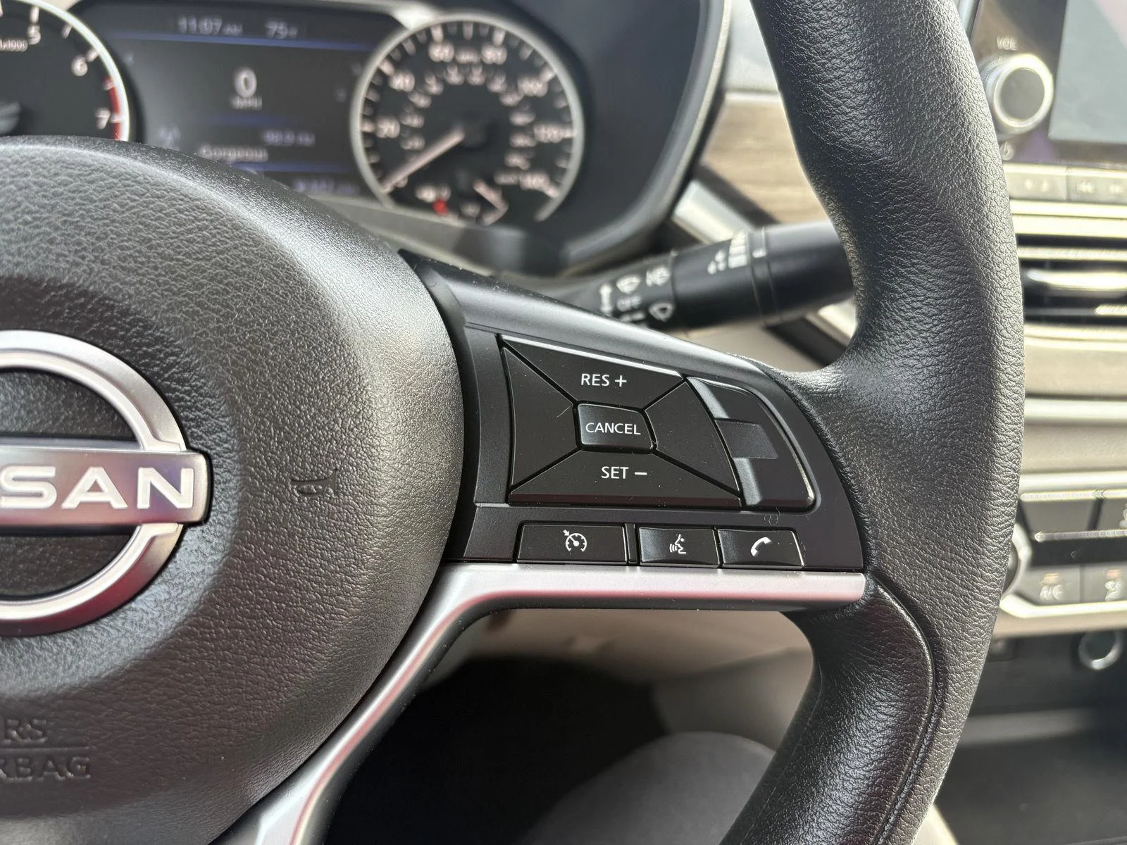 2025 Nissan Altima SV - Photo 23