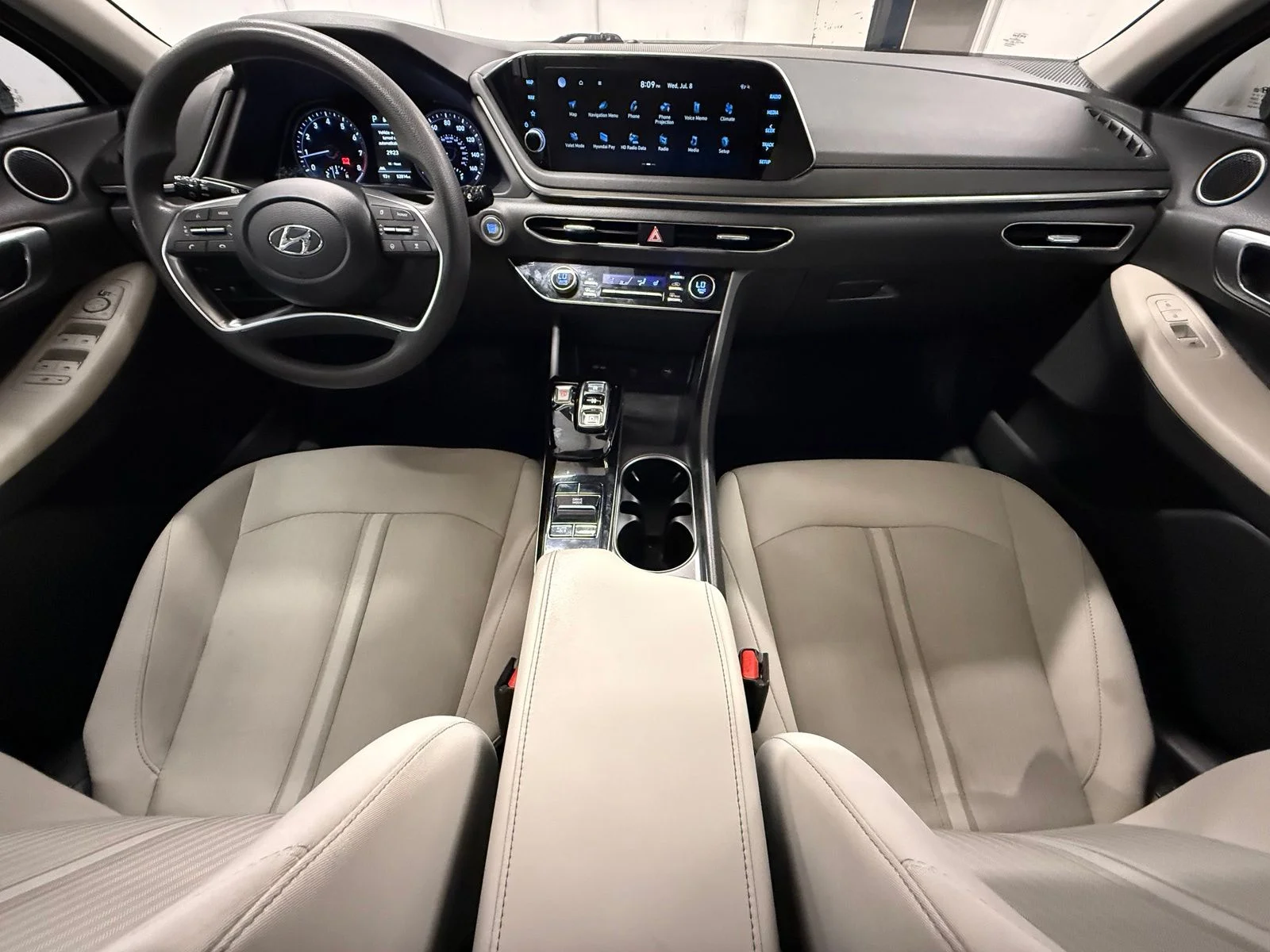 Used 2023 White Hyundai SEL image 14