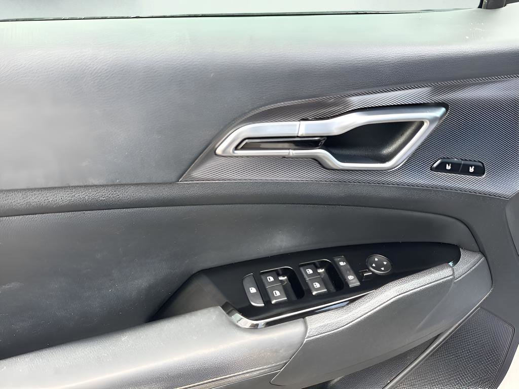 Used 2023 White Kia SX-Prestige image 15