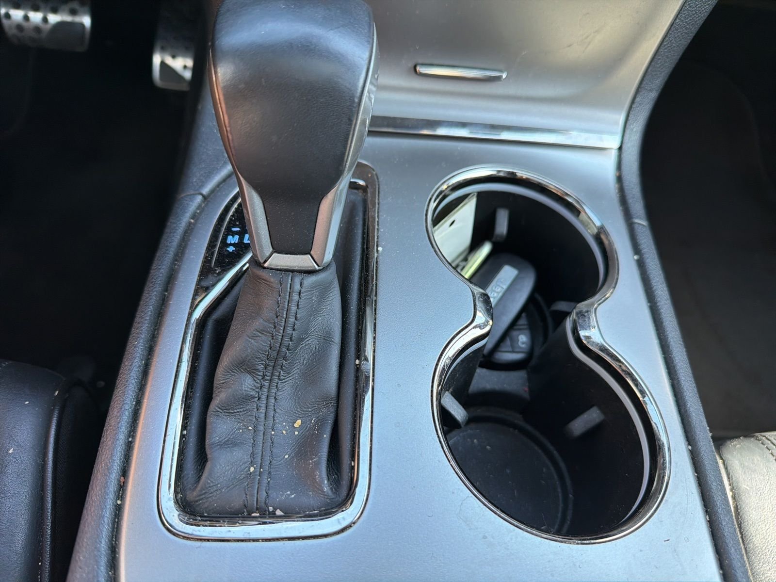 Used 2018 Red Jeep Overland image 19